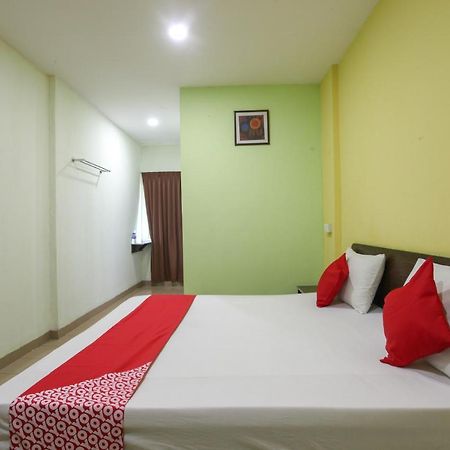 Oyo 89539 Hotel Siswa Kampar Exterior photo